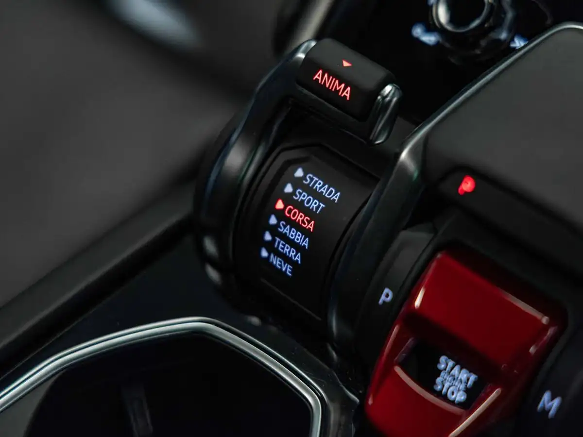 2021-lamborghini-urus-40-no-trim-big-13