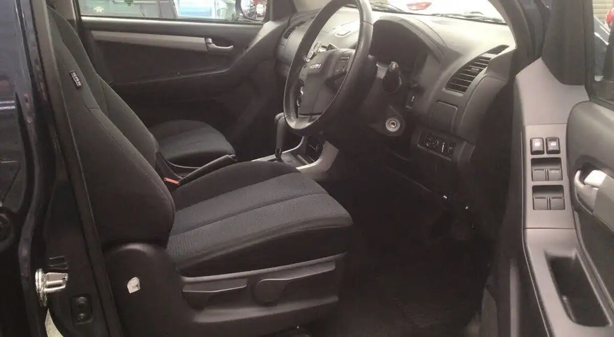 2014-isuzu-d-max-25td-yukon-double-pickup-auto-big-5
