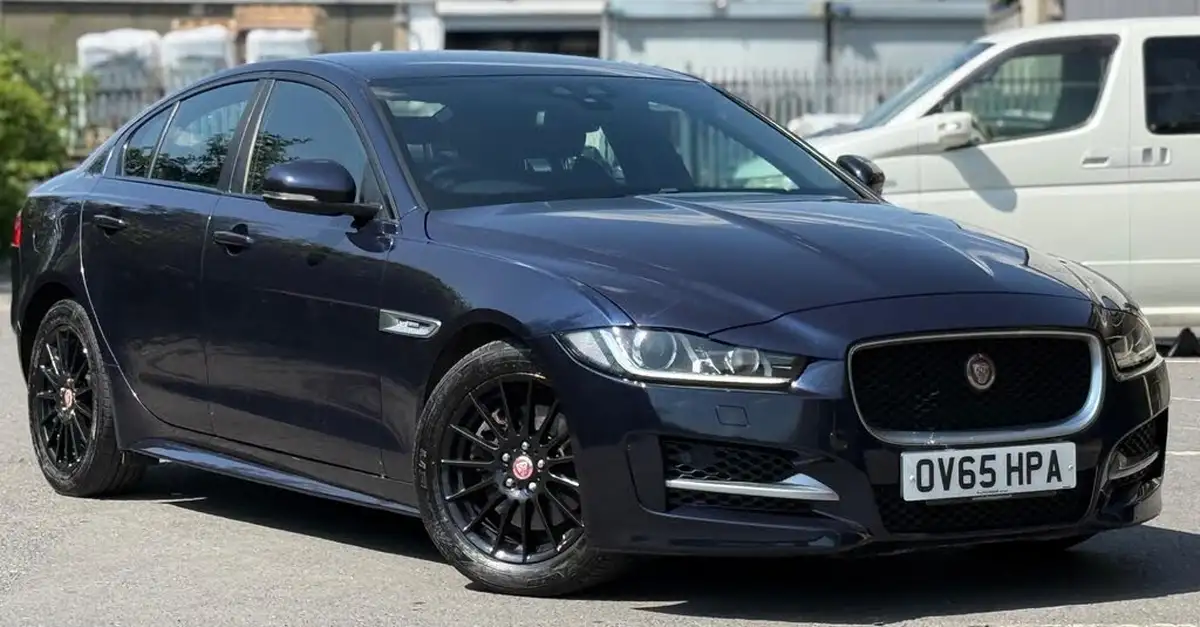 2015-jaguar-xe-20td-r-sport-163ps-auto-big-7