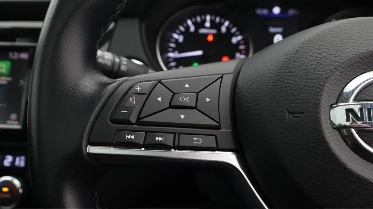 2021-nissan-qashqai-13-dig-t-n-motion-140ps-big-25