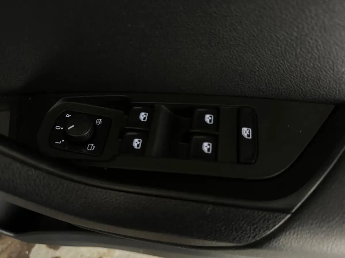 2021-skoda-karoq-15-tsi-se-big-20