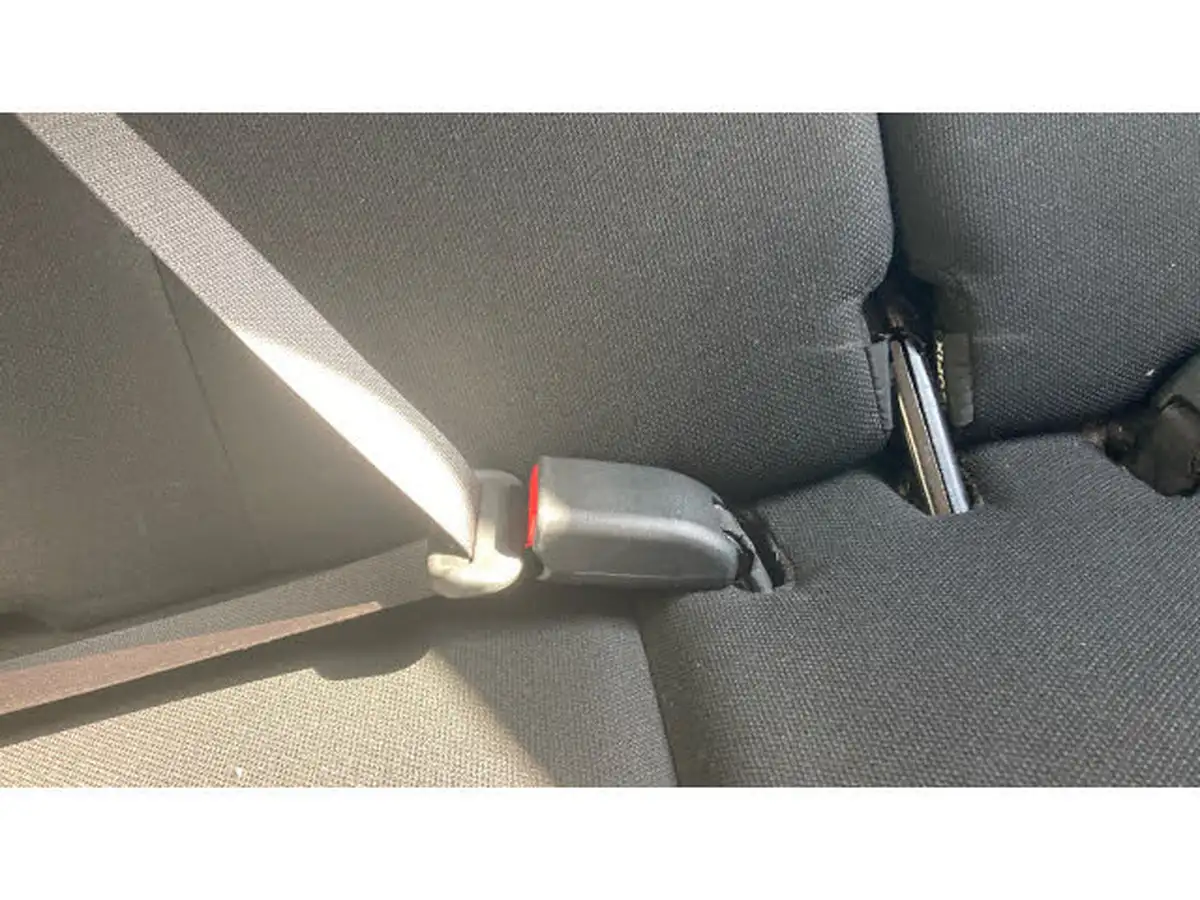 2017-citroen-c1-10-vti-feel-3d-big-16