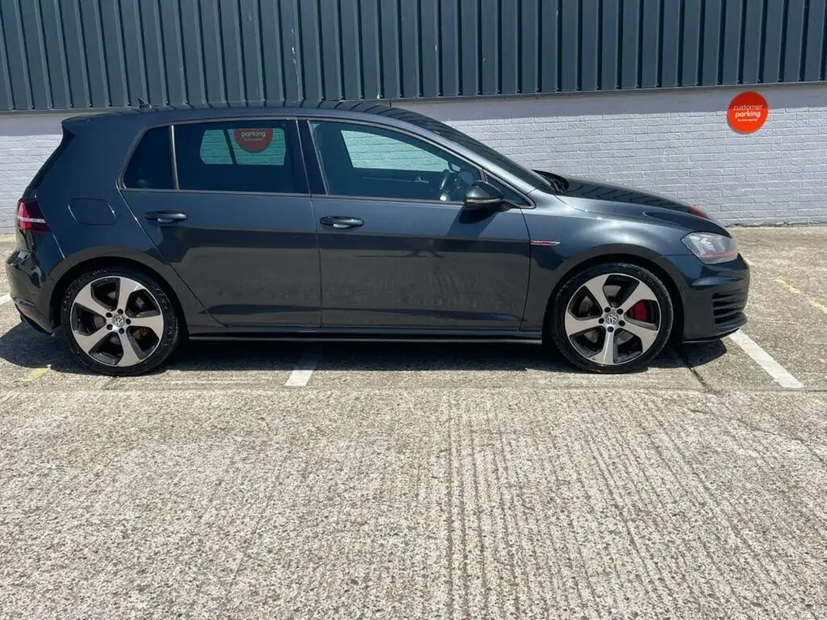2014-volkswagen-golf-20-gti-230ps-performance-pk-hatchback-5d-dsg-big-4