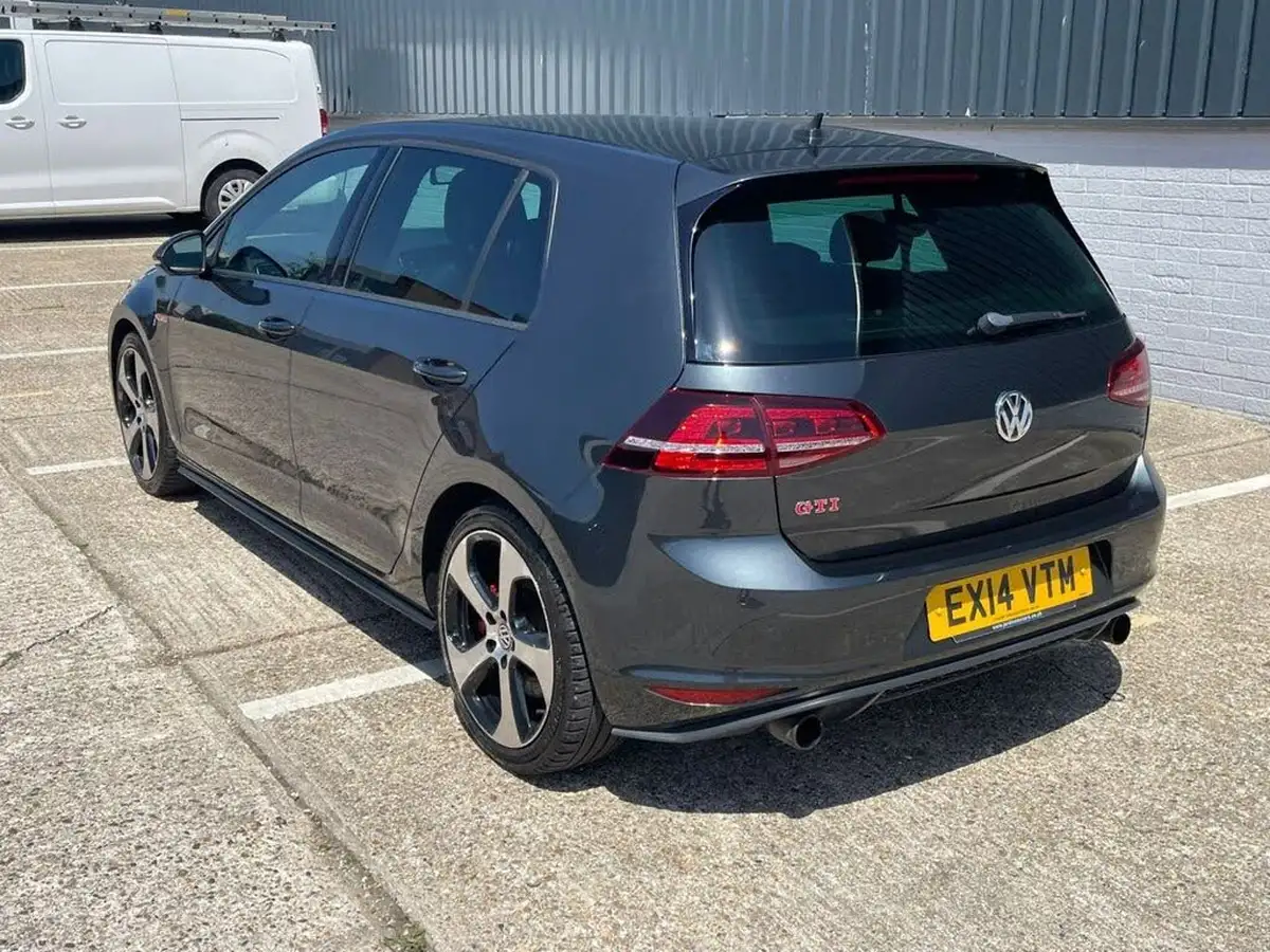2014-volkswagen-golf-20-gti-230ps-performance-pk-hatchback-5d-dsg-big-52