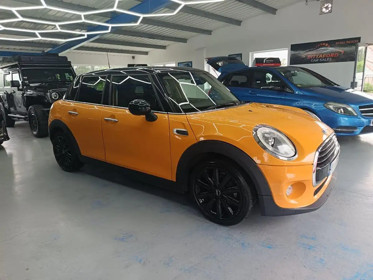 2018-mini-cooper-15td-cooper-d-series-ii-ss-hatchback-5d-big-1