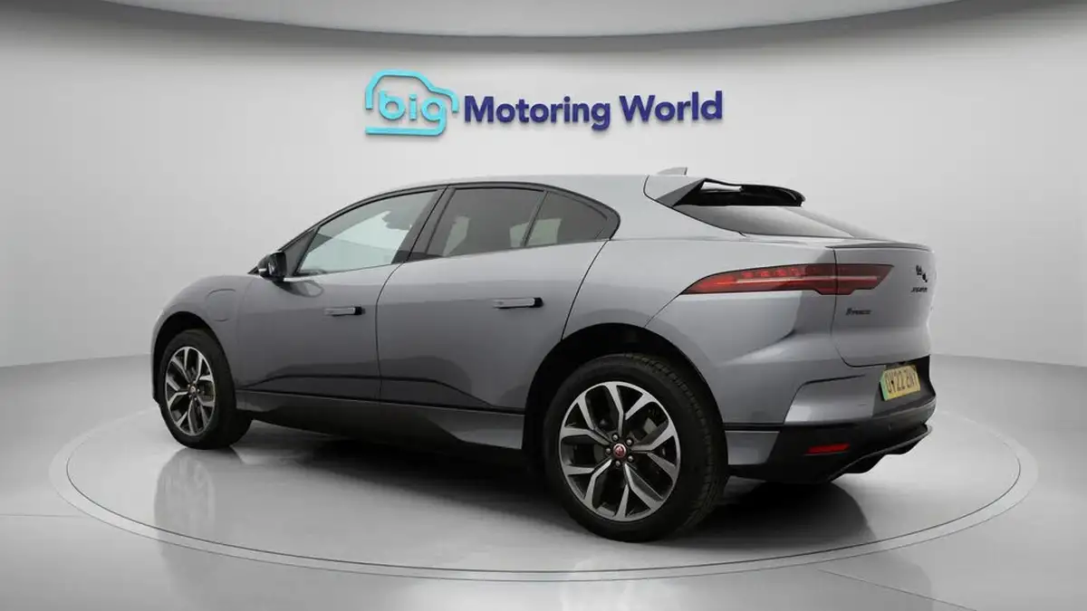 2022-jaguar-i-pace-ev400-hse-black-big-5