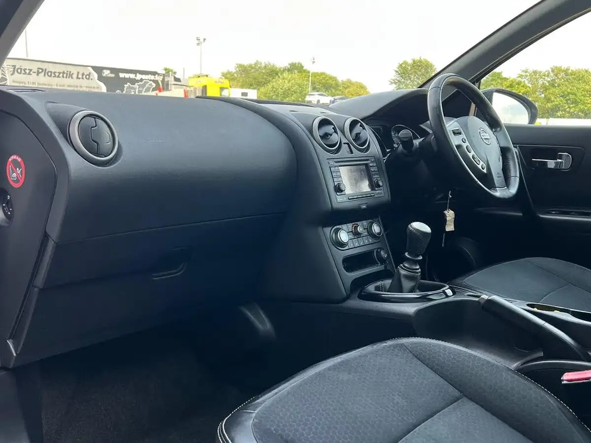 2013-nissan-qashqai-16td-360-big-22