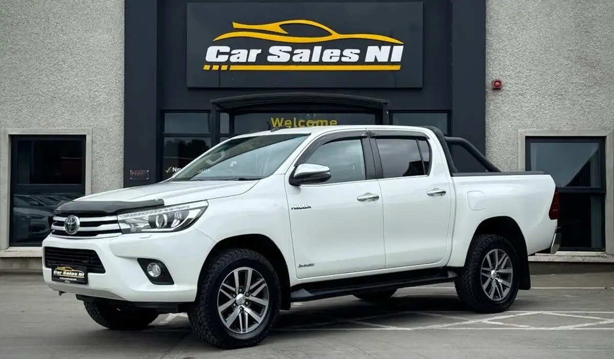 2019-toyota-hi-lux-24d-4d-invincible-150hpeu6dt-e-32t-auto-big-1