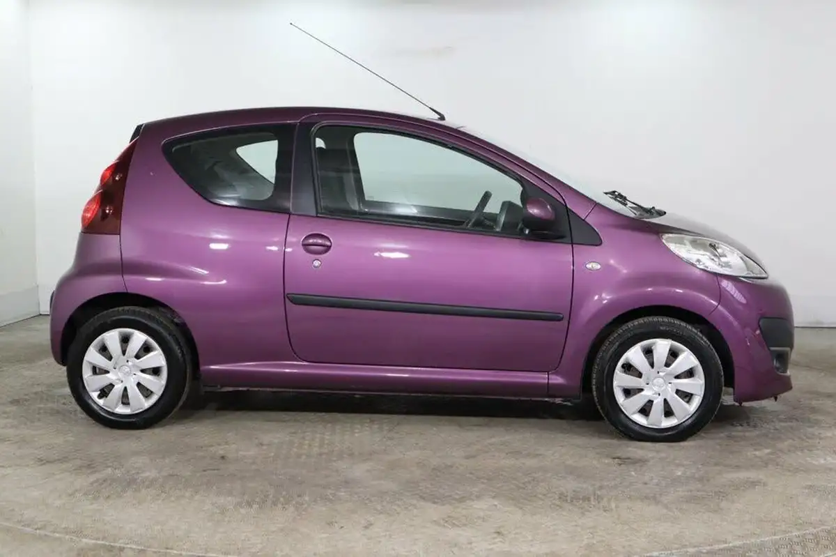 2013-peugeot-107-10-active-3d-big-6