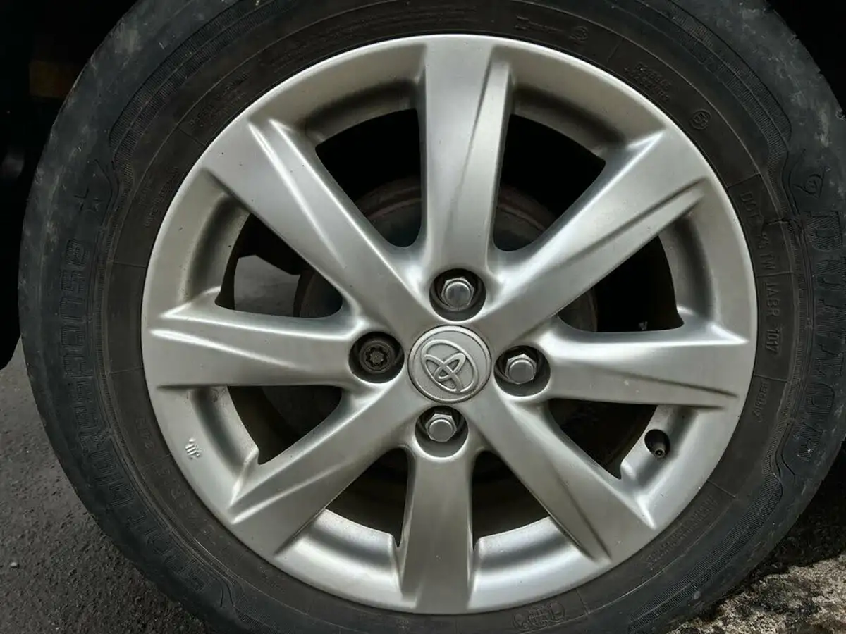 2013-toyota-yaris-133-tr-vvt-i-5d-big-19