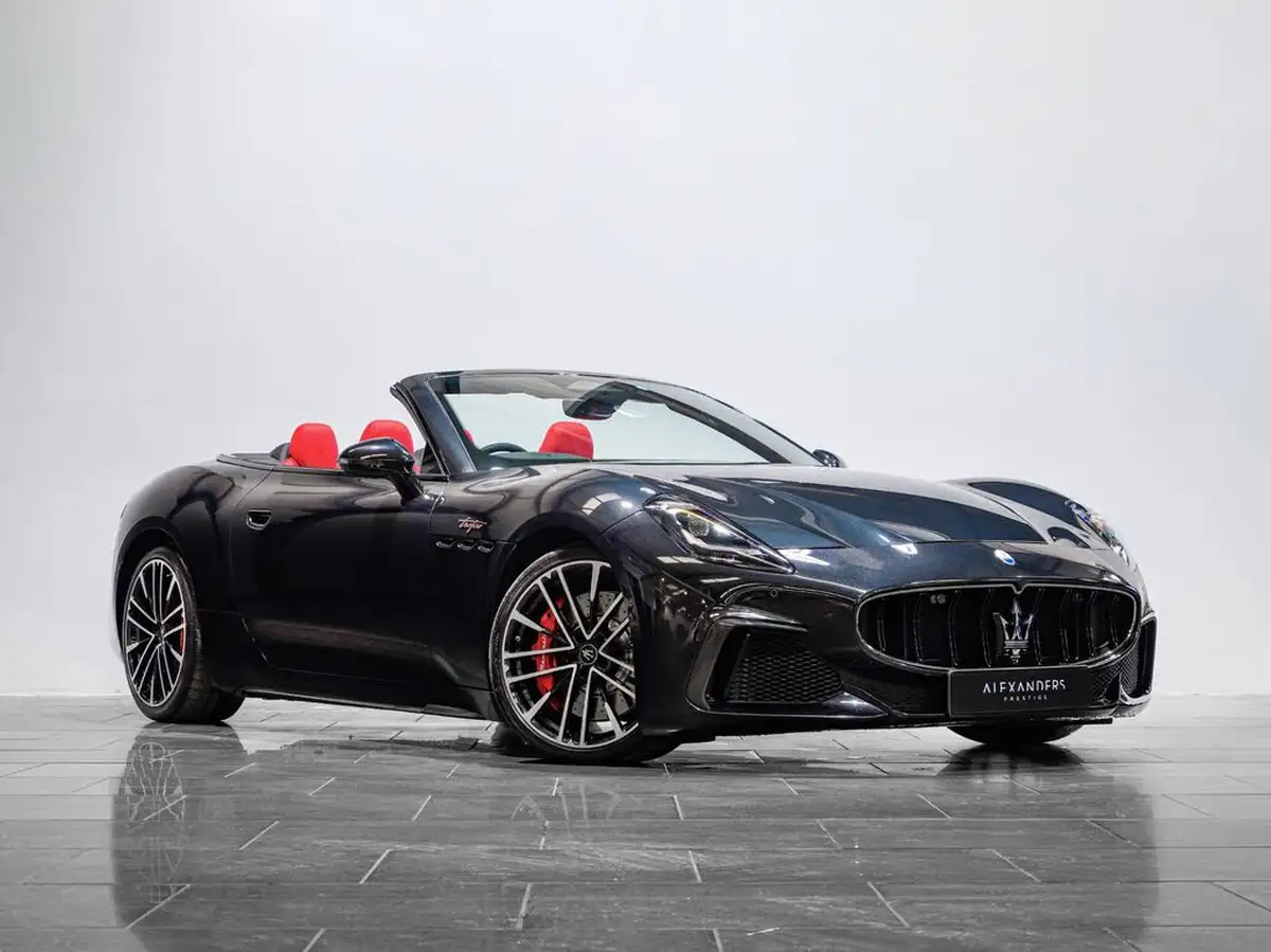 2024-maserati-grancabrio-30-trofeo-big-20