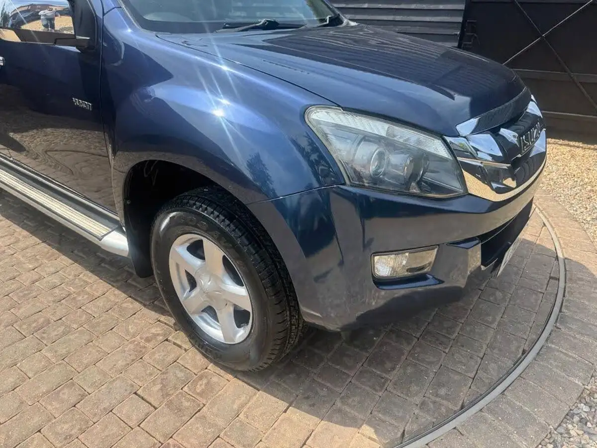 2015-isuzu-d-max-25td-yukon-double-pickup-big-16