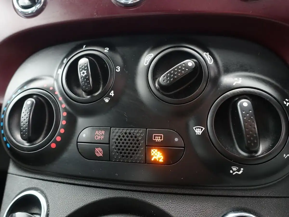 2020-fiat-500-12-star-big-25