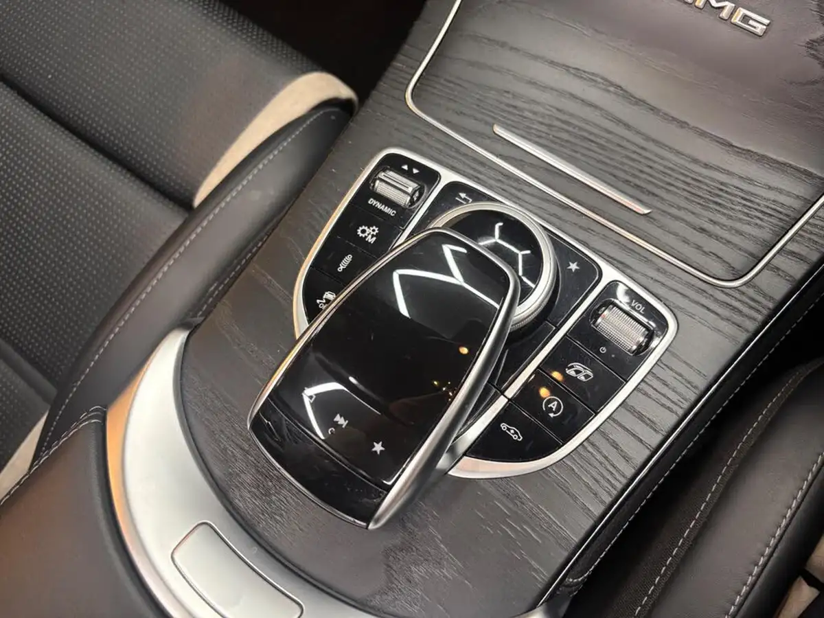 2018-mercedes-benz-glc-class-40-glc-amg-63-s-510ps-premiumss-coupe-4d-big-42