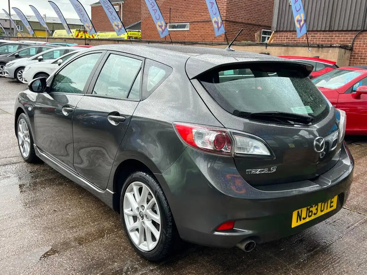 2013-mazda-mazda3-16-tamura-big-43