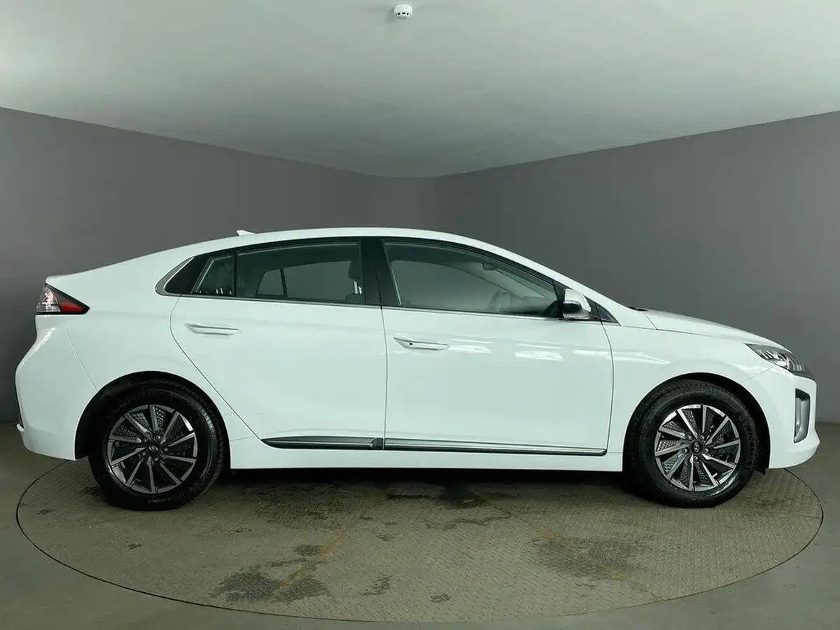 2022-hyundai-ioniq-e-premium-electric-big-8