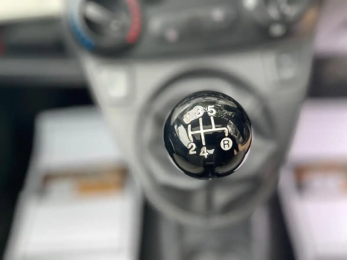 2012-fiat-500-12-lounge-ss-big-30