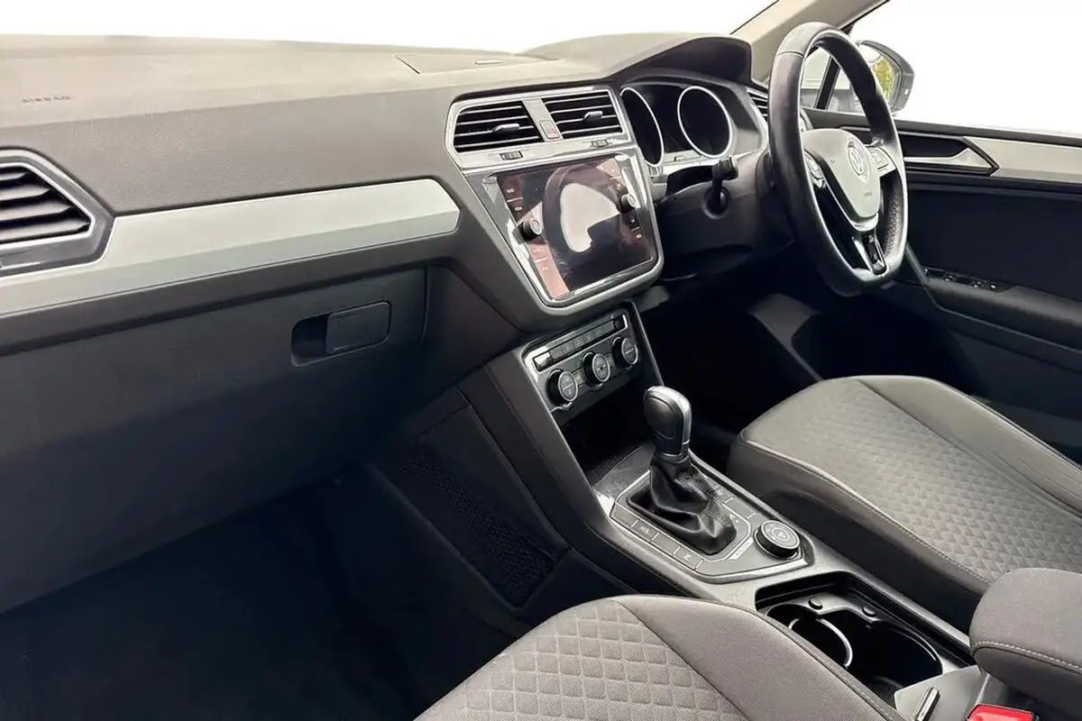 2018-volkswagen-tiguan-20tdi-se-navigation-150ps-4motion-ss-dsg-big-8