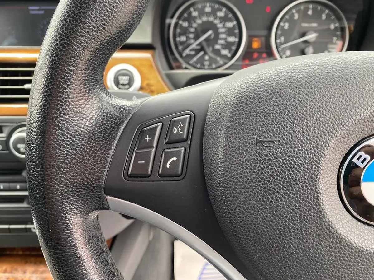 2009-bmw-3-series-big-28