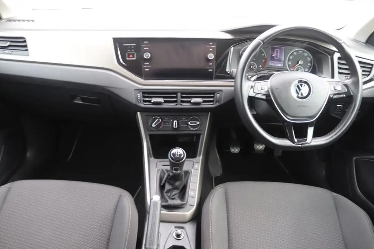 2021-volkswagen-polo-10-tsi-match-big-28