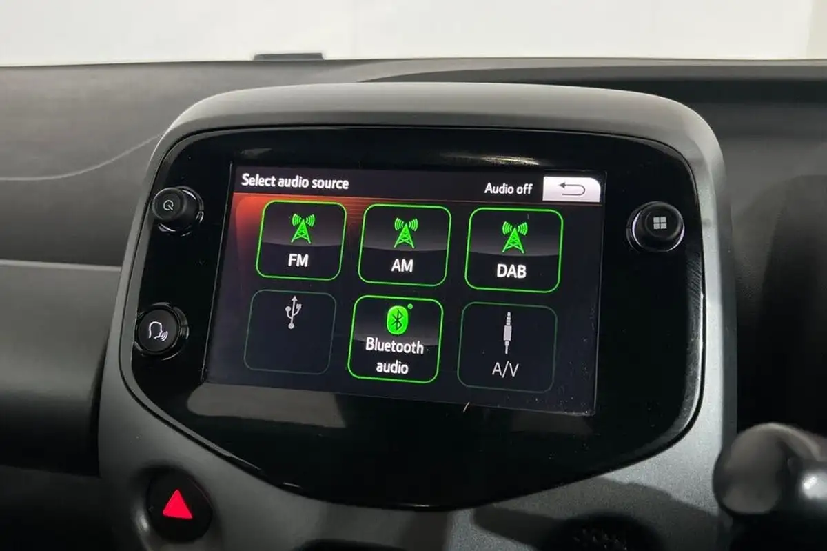 2021-toyota-aygo-10-vvt-i-x-play-tss-big-19