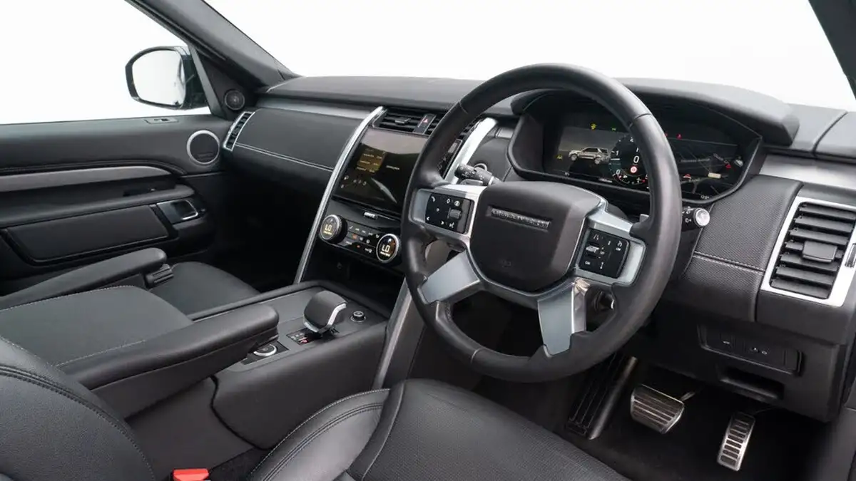 2023-land-rover-discovery-30-d300-dynamic-se-big-19