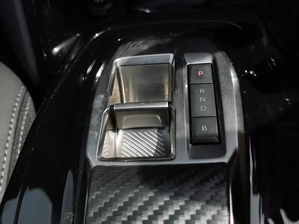2024-peugeot-208-e-gt-156ps-51kwh-big-26