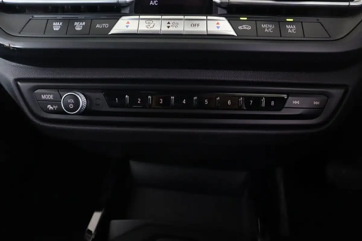 2023-bmw-1-series-15-118i-sport-dct-big-20