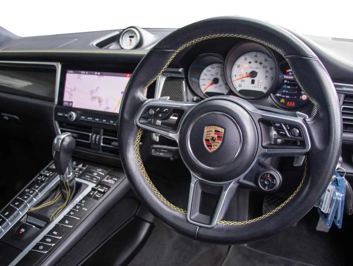 2020-porsche-macan-29-v6-turbo-big-6