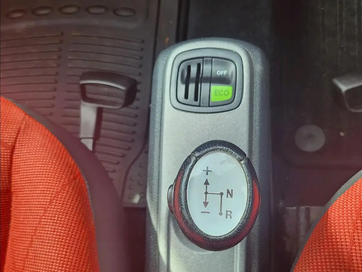 2012-smart-fortwo-10-passion-71bhp-coupe-softouch-big-4