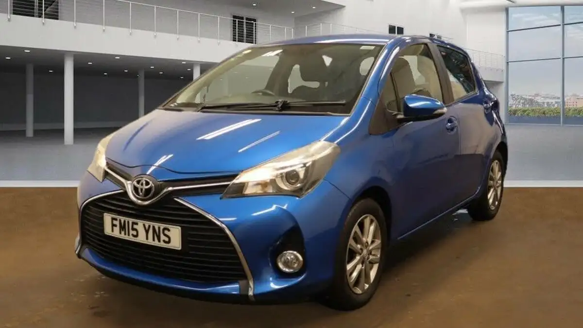 2015-toyota-yaris-133-icon-vvt-i-5d-big-1