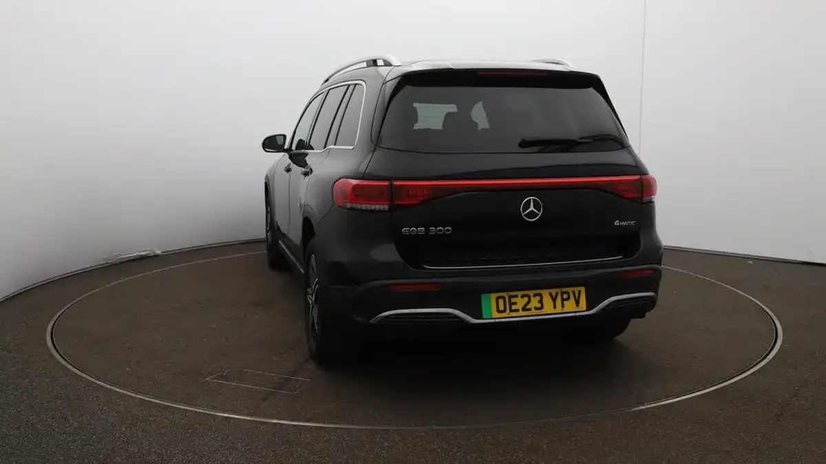 2023-mercedes-benz-eqb-e-300-amg-line-big-59