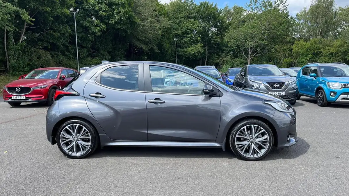 2022-toyota-yaris-cross-15-vvt-i-excel-city-packpan-roof-big-15