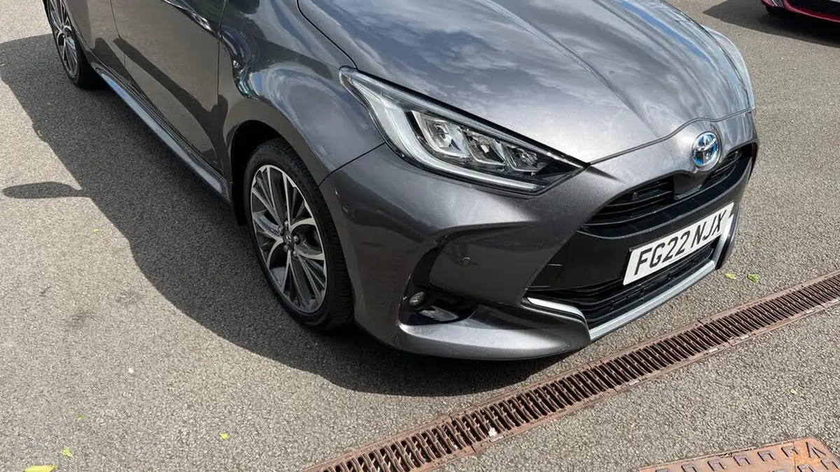 2022-toyota-yaris-cross-15-vvt-i-excel-city-packpan-roof-big-39
