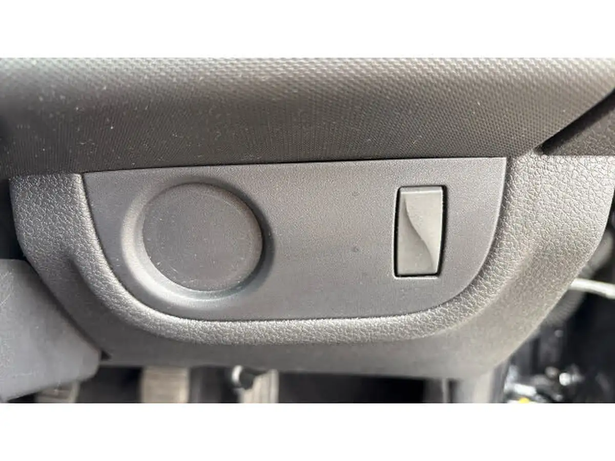 2019-dacia-sandero-10-sce-essential-big-32