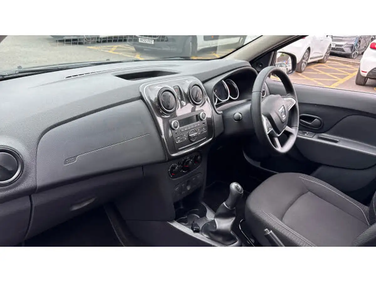 2019-dacia-sandero-10-sce-essential-big-8