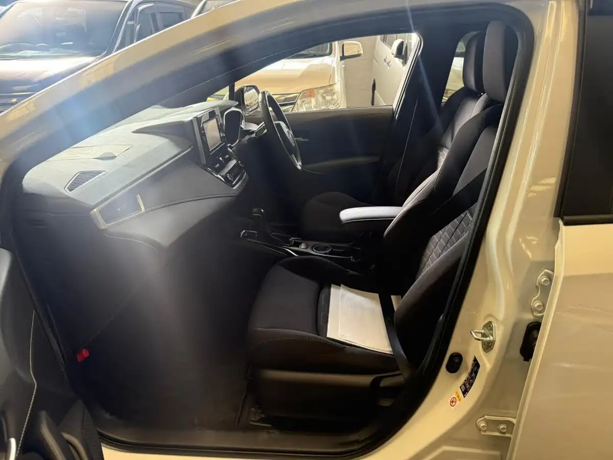 2019-toyota-corolla-big-32