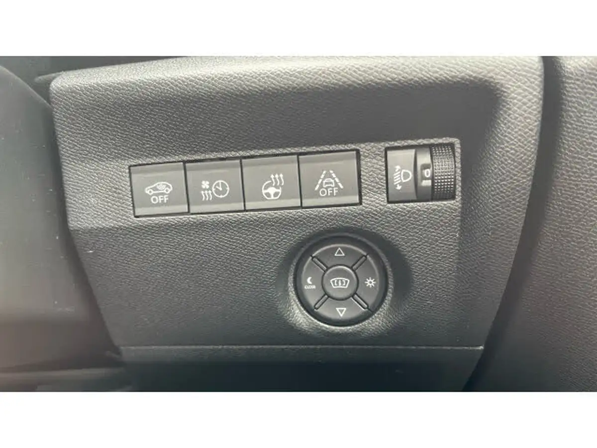2022-citroen-c4-e-shine-big-21