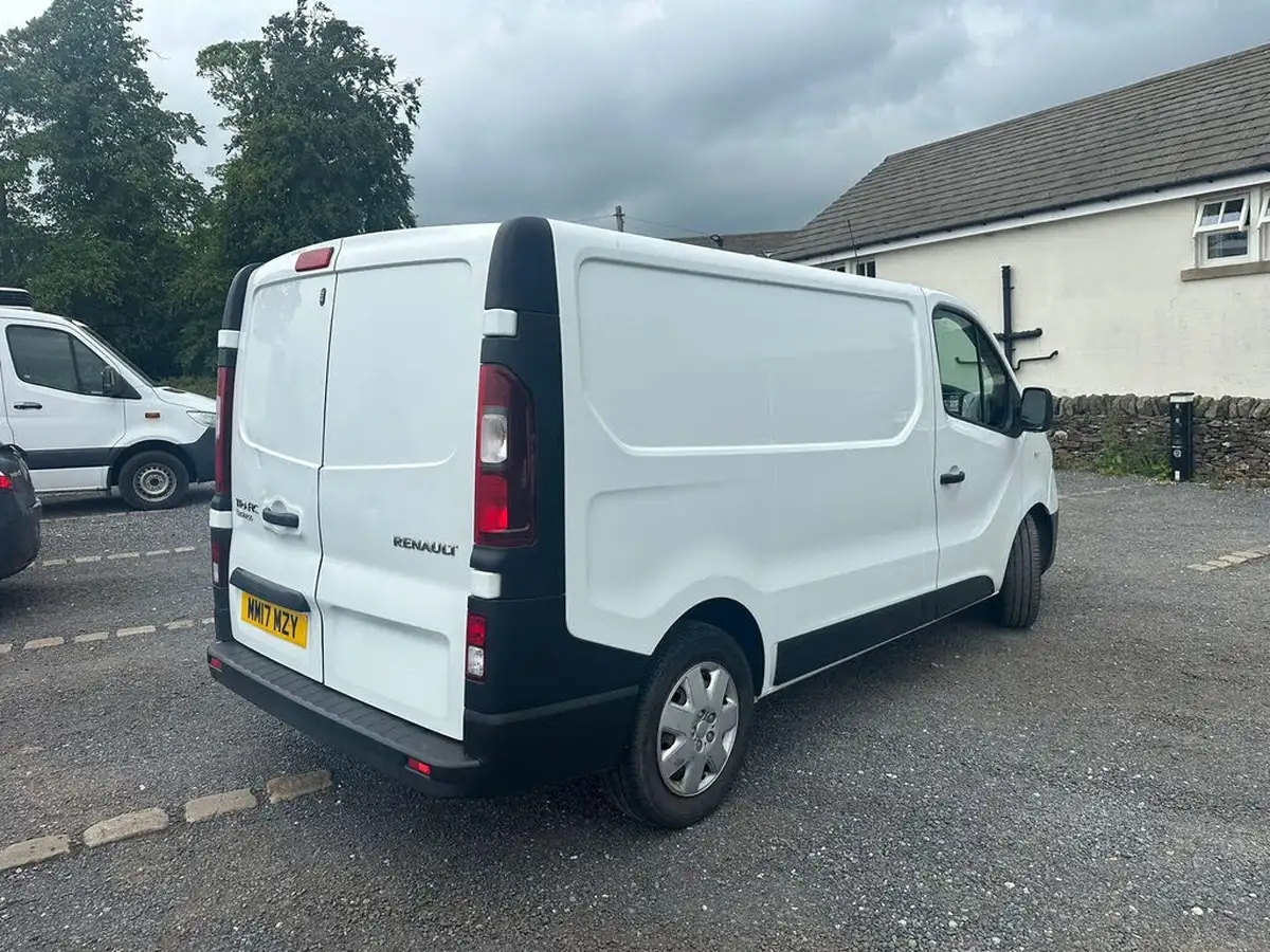 2017-renault-trafic-16dci-sl29-120-business-e6-panel-big-19
