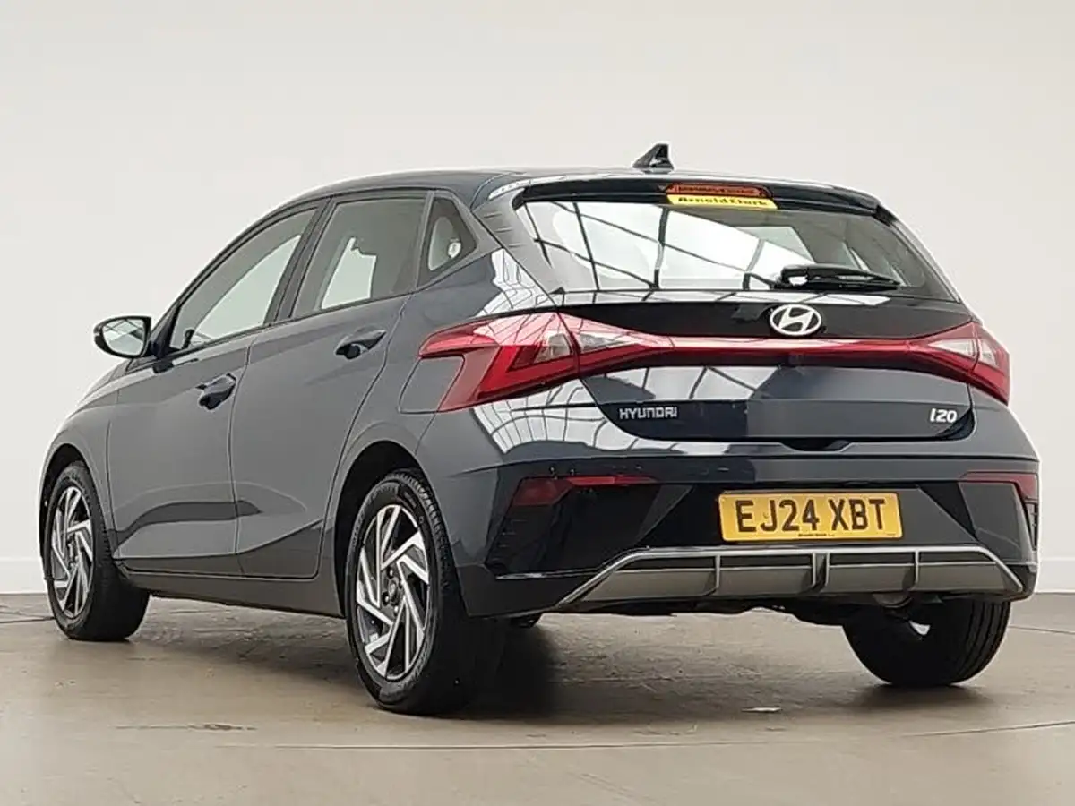 2024-hyundai-i20-10-t-gdi-advance-dct-big-1