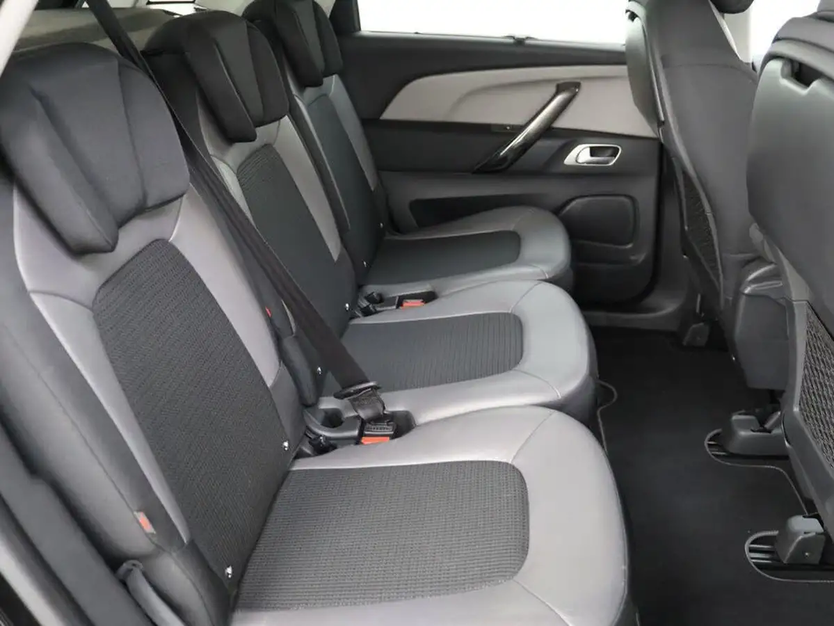 2016-citroen-c4-picasso-16bluehdi-exclusive-eat6-big-19