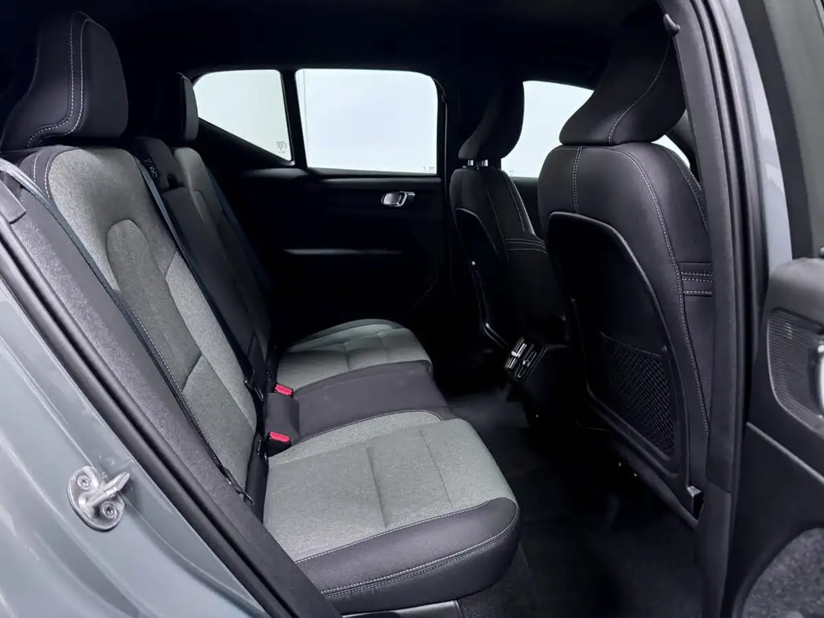 2023-volvo-xc40-20-b3-plus-big-26
