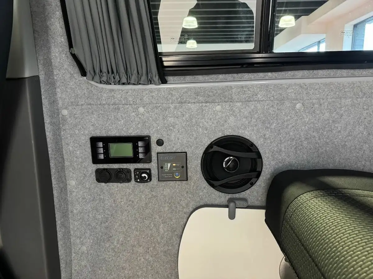 2021-volkswagen-transporter-20bitdi-t32-highline-bmt-swb-204pseu6d-panel-van-big-29
