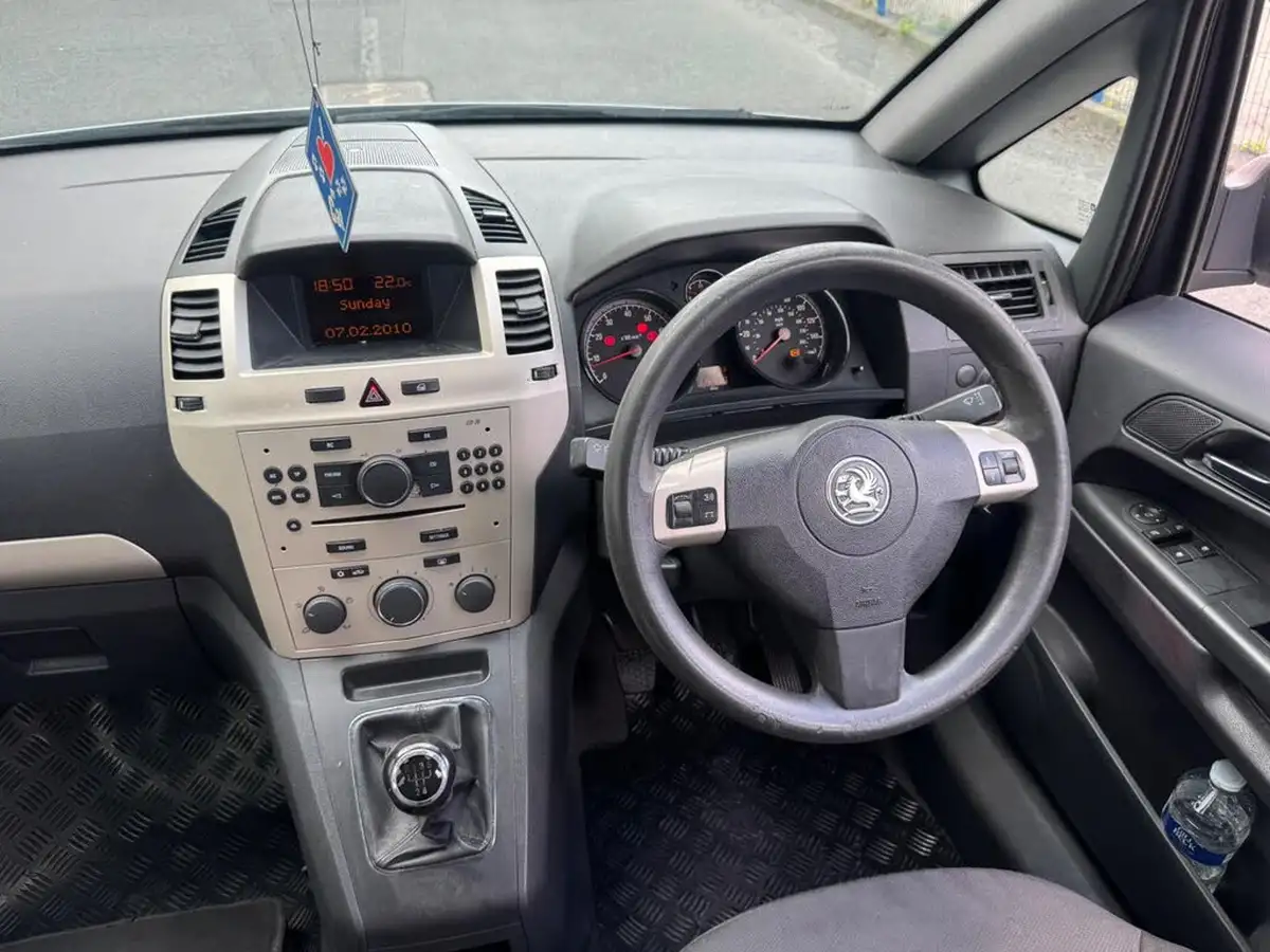 2008-vauxhall-zafira-16-exclusiv-105ps-big-15