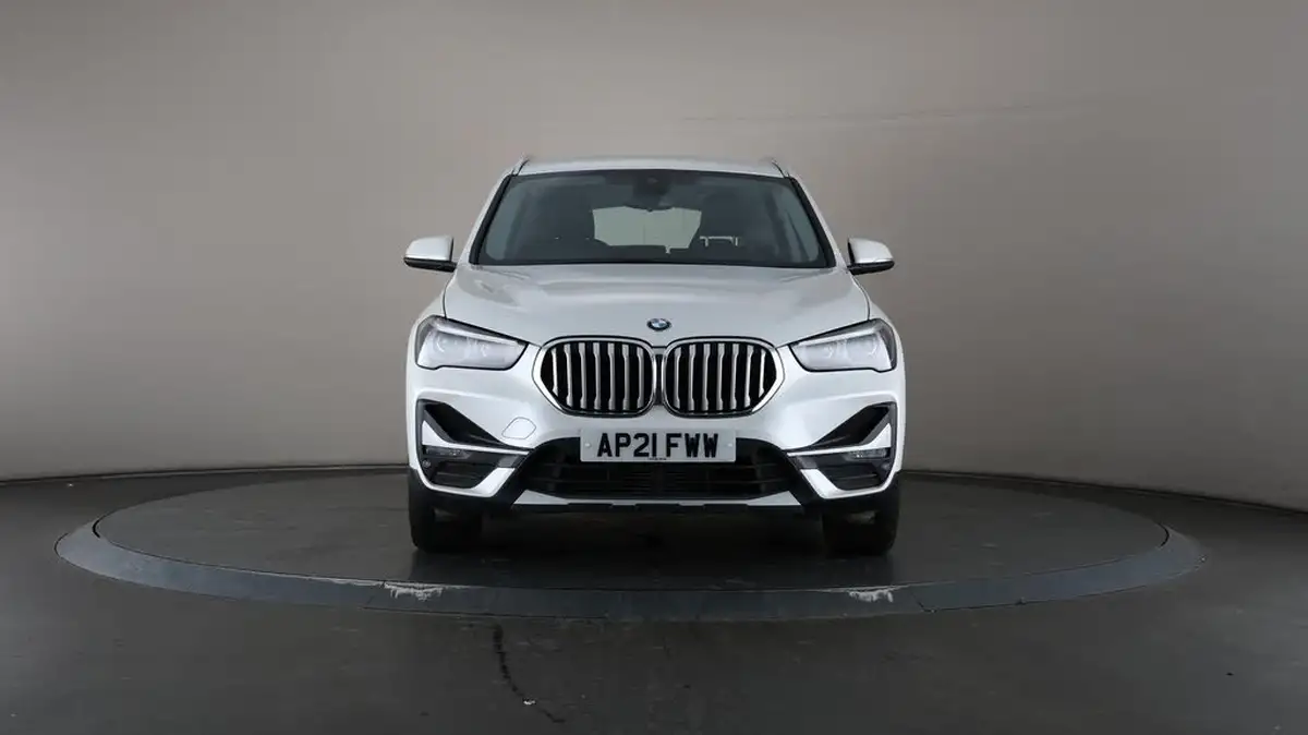 2021-bmw-x1-20td-sdrive18d-xline-big-50