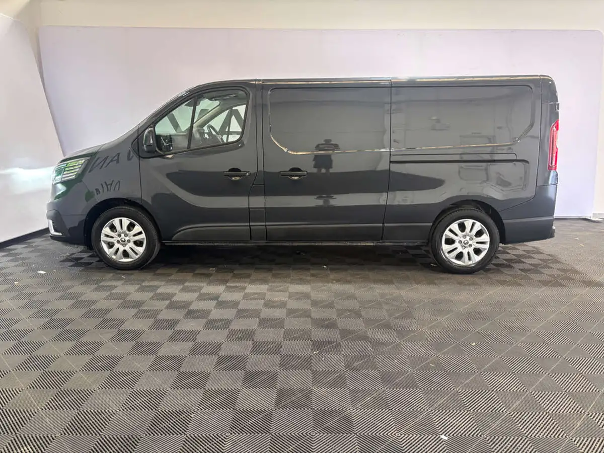 2023-renault-trafic-20dci-ll30-130-sport-big-9