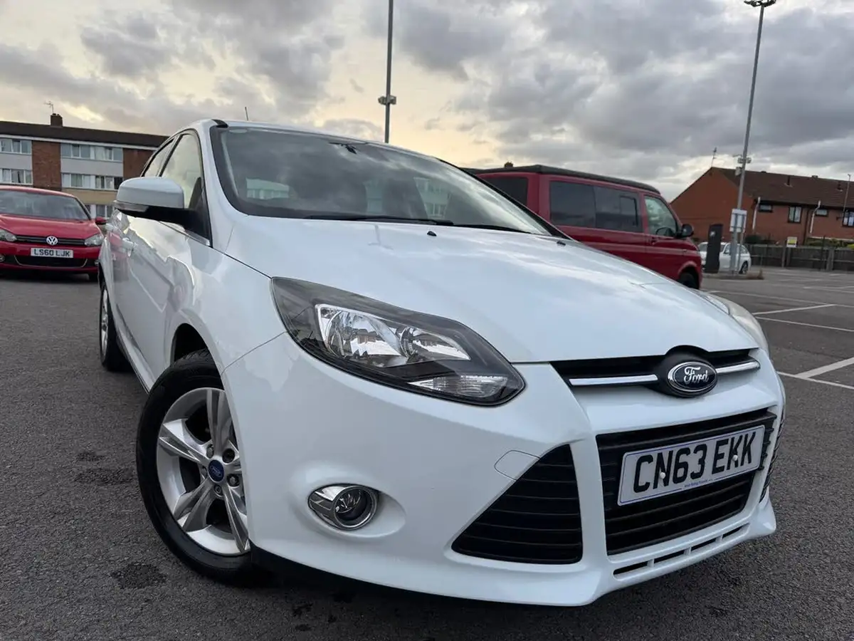 2013-ford-focus-16-zetec-ti-vct-125ps-hatchback-powershift-big-0