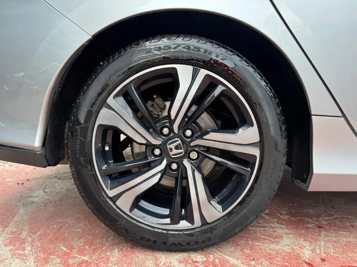 2017-honda-civic-10-vtec-turbo-sr-cvt-big-16