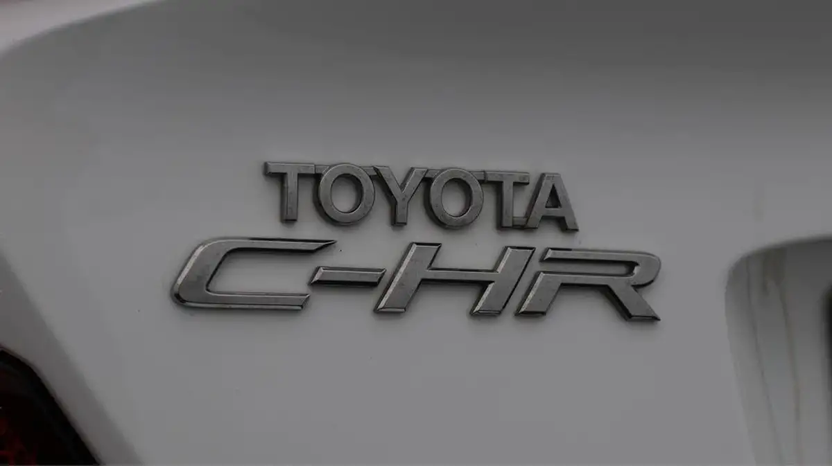 2023-toyota-c-hr-18-vvt-i-design-120bhp-big-20