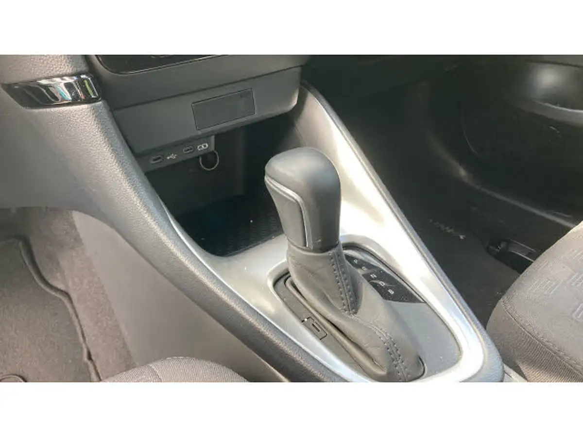 2024-toyota-yaris-15-vvt-i-icon-big-12